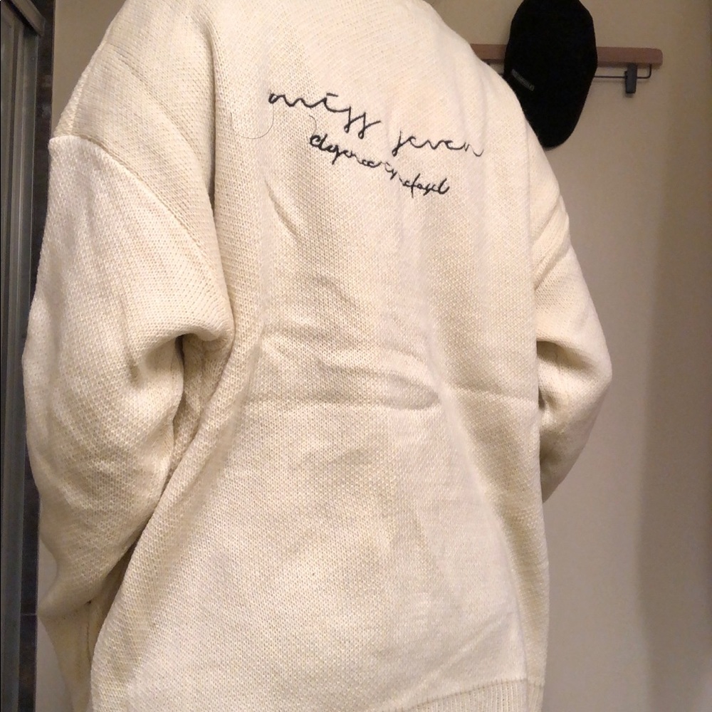 SOLD ‼️YesStyle Embroidered Cardigan in white - Picture 4 of 7